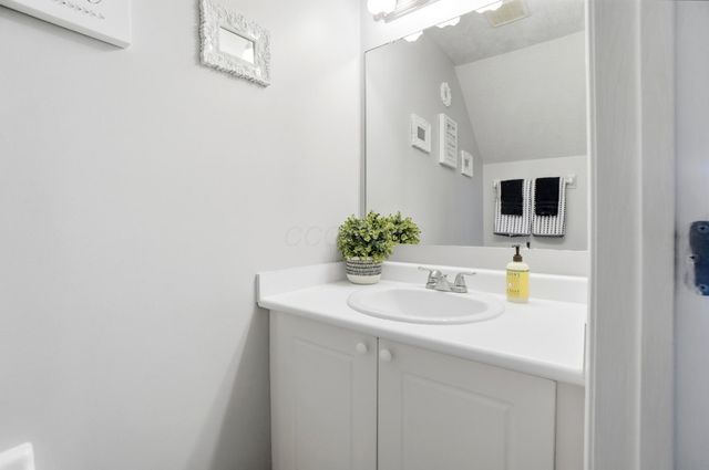 6830 Axtel Drive, 23C, Canal Winchester, OH 43110