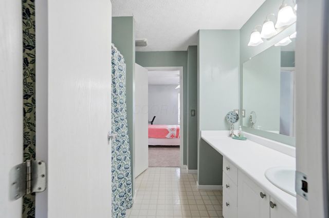 6830 Axtel Drive, 23C, Canal Winchester, OH 43110