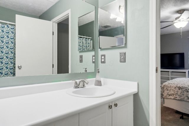 6830 Axtel Drive, 23C, Canal Winchester, OH 43110