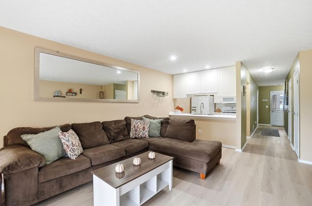 6830 Axtel Drive, 23C, Canal Winchester, OH 43110