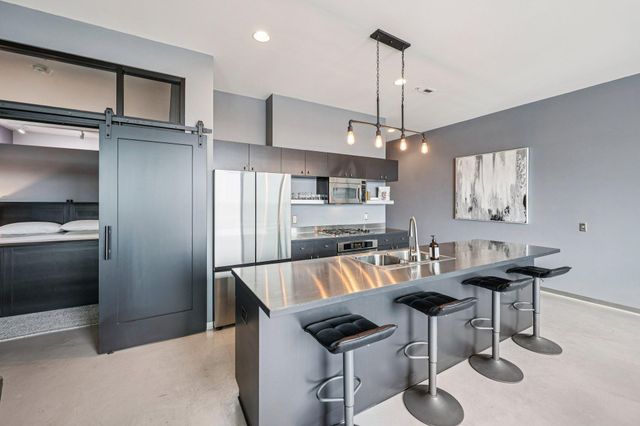 5601 Smetana Drive 510, Minnetonka, MN 55343