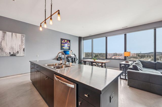 5601 Smetana Drive 510, Minnetonka, MN 55343