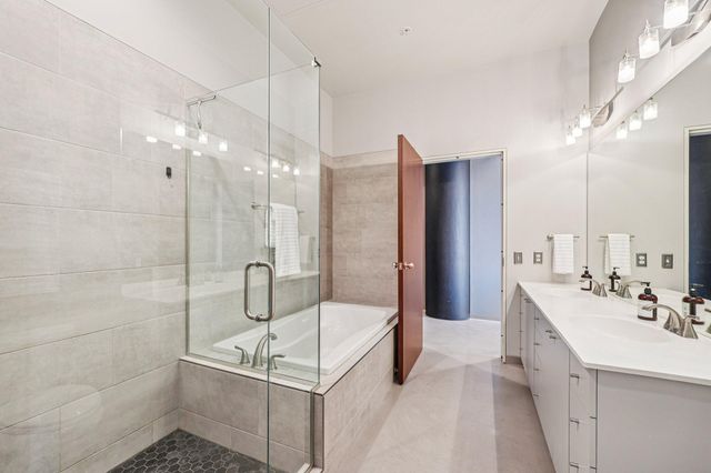 5601 Smetana Drive 510, Minnetonka, MN 55343