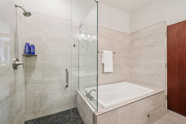 5601 Smetana Drive 510, Minnetonka, MN 55343