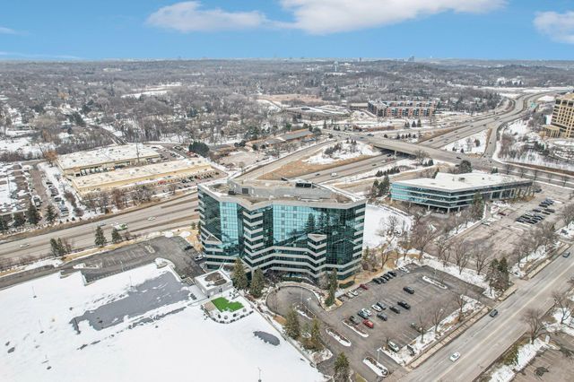 5601 Smetana Drive 510, Minnetonka, MN 55343