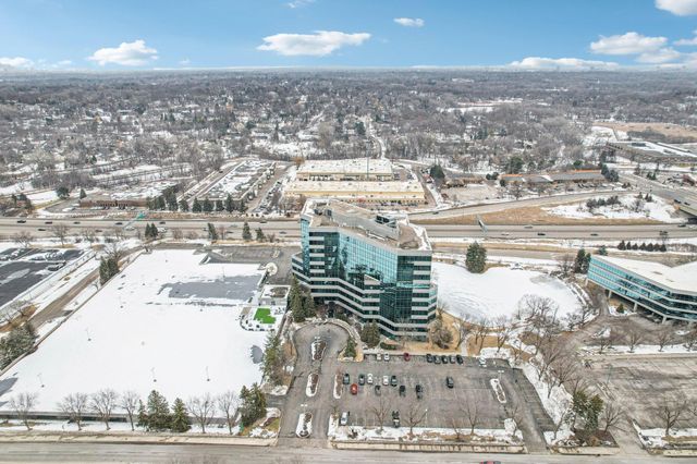 5601 Smetana Drive 510, Minnetonka, MN 55343