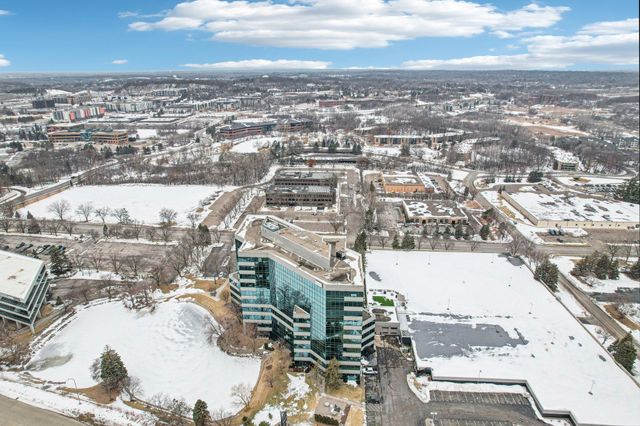 5601 Smetana Drive 510, Minnetonka, MN 55343