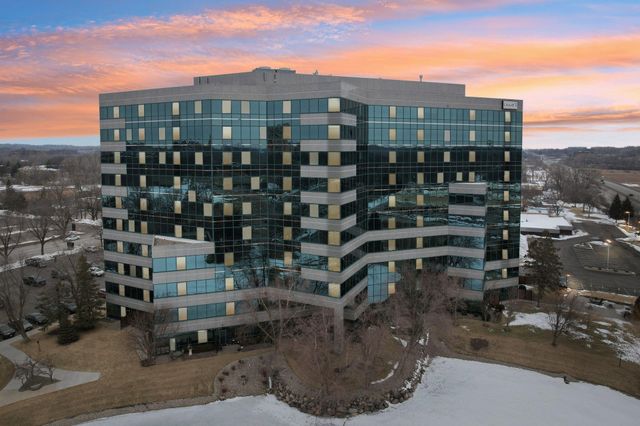 5601 Smetana Drive 510, Minnetonka, MN 55343