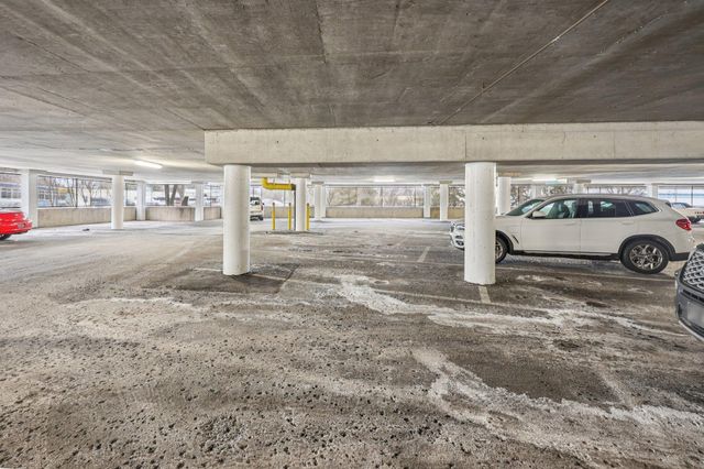 5601 Smetana Drive 510, Minnetonka, MN 55343