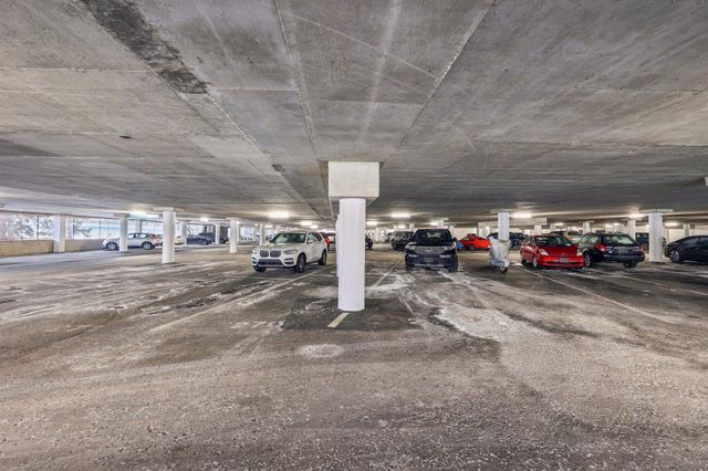 5601 Smetana Drive 510, Minnetonka, MN 55343