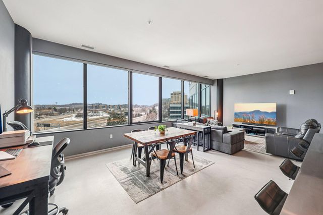 5601 Smetana Drive 510, Minnetonka, MN 55343