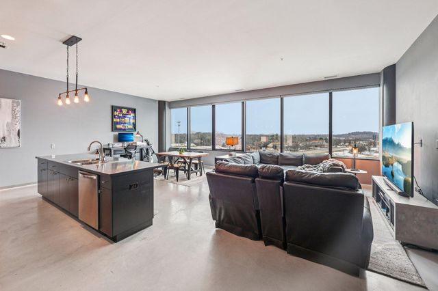 5601 Smetana Drive 510, Minnetonka, MN 55343