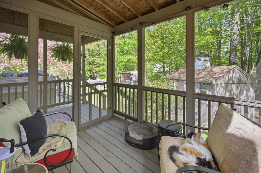 Image 42 of property listing at 84 Woodridge Road, Hampstead, NH 03826