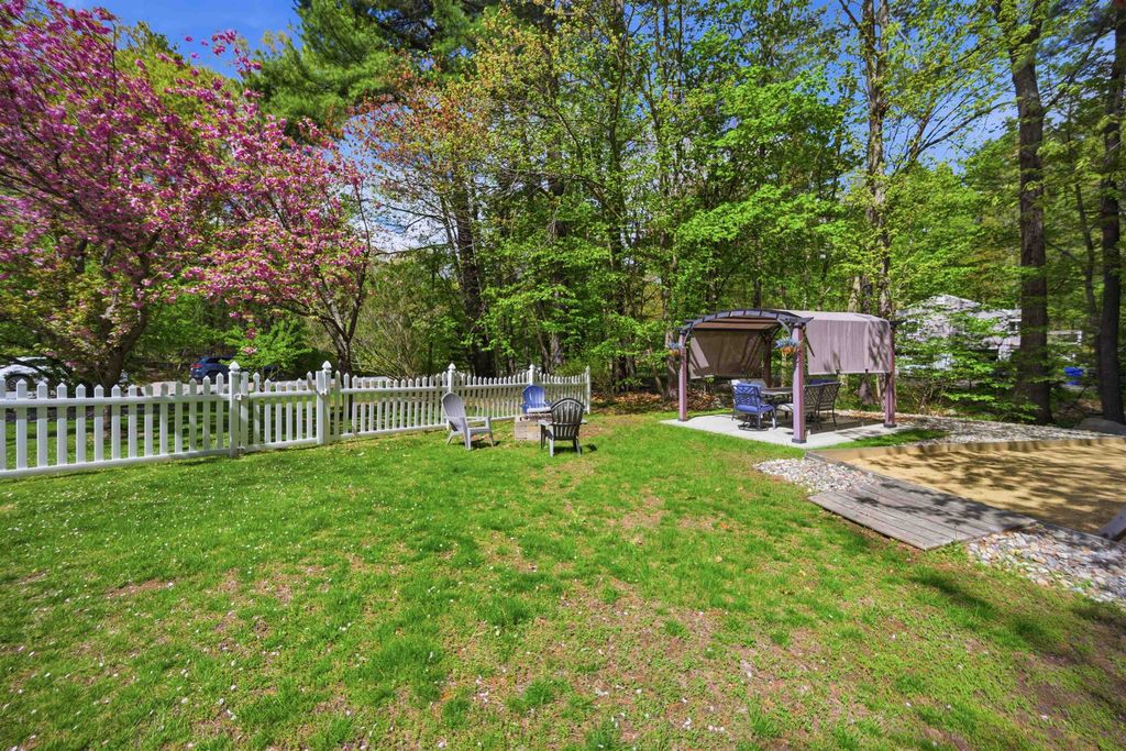 Image 47 of property listing at 84 Woodridge Road, Hampstead, NH 03826