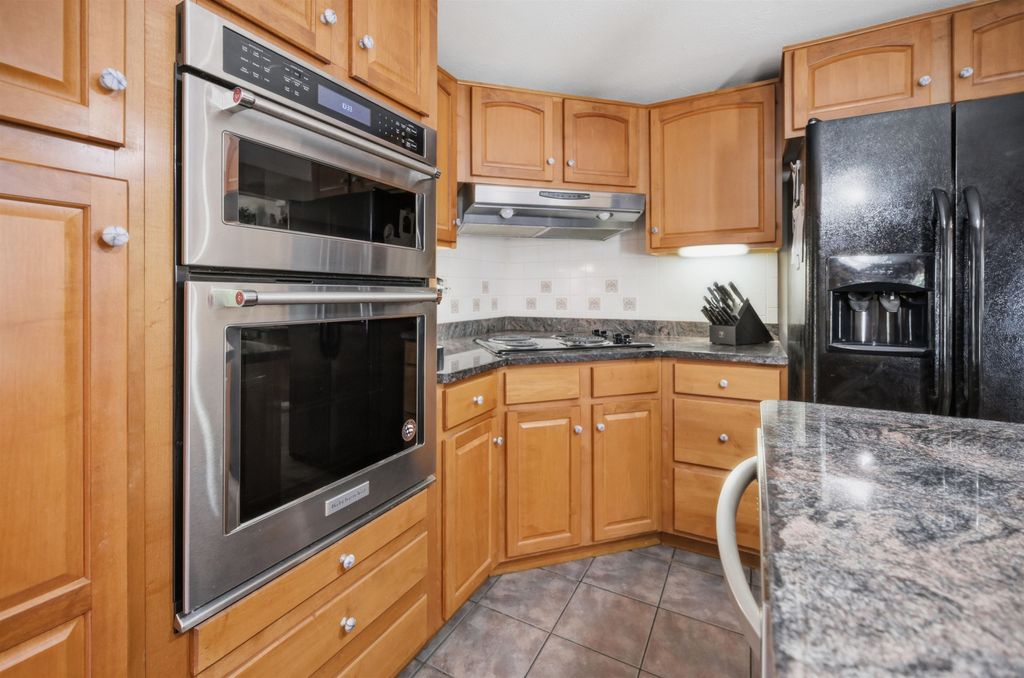 Image 10 of property listing at 84 Woodridge Road, Hampstead, NH 03826