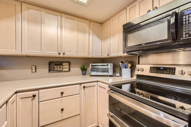 511 Towne House Lane, Richardson, TX 75081