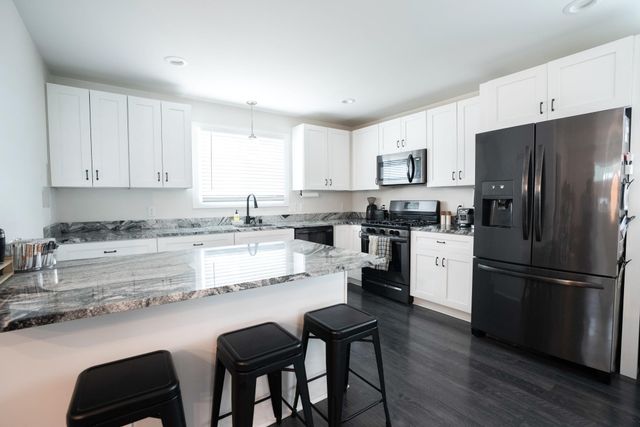 2084 E Reaney Avenue, Saint Paul, MN 55119