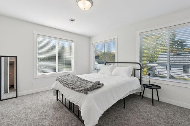 2084 E Reaney Avenue, Saint Paul, MN 55119