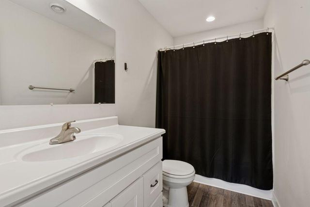 2084 E Reaney Avenue, Saint Paul, MN 55119