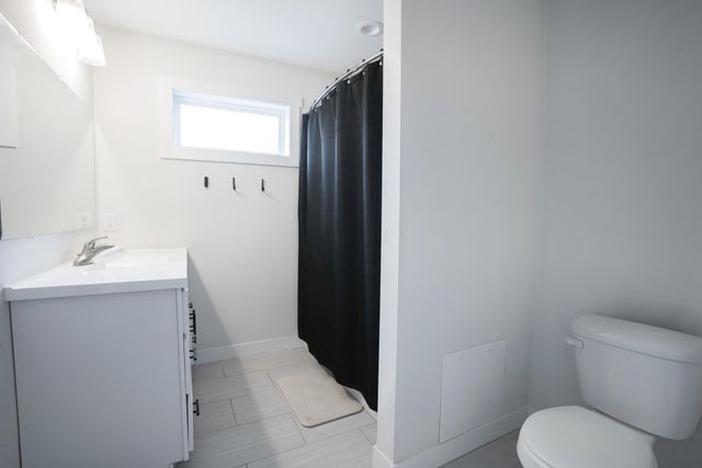 2084 E Reaney Avenue, Saint Paul, MN 55119