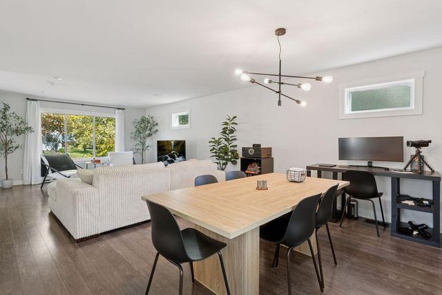 2084 E Reaney Avenue, Saint Paul, MN 55119