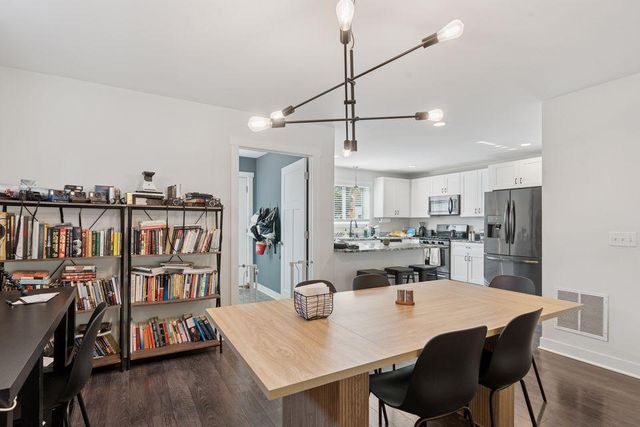 2084 E Reaney Avenue, Saint Paul, MN 55119