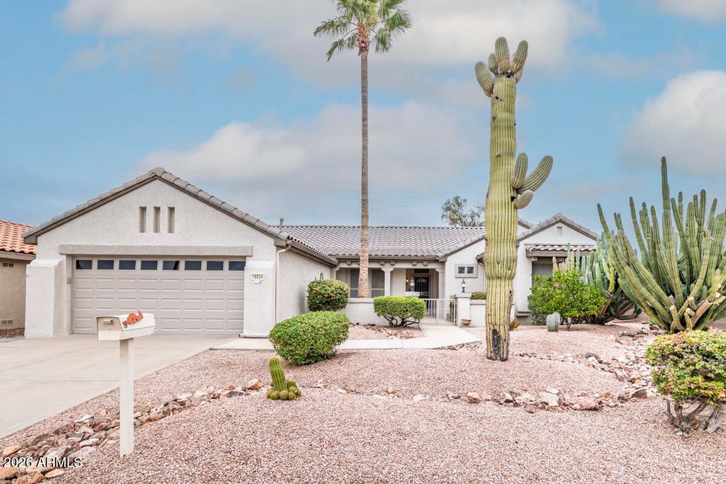 Image 2 of property listing at 16024 W RIO VERDE Court, Surprise, AZ 85374