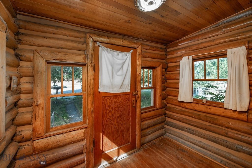323 S G Street, Livingston, MT 59047 photo 4