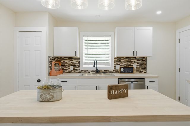 1209 S Maxey Street, Sherman, TX 75090