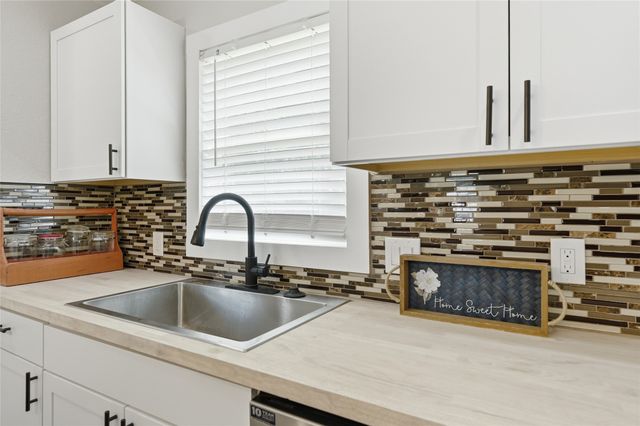 1209 S Maxey Street, Sherman, TX 75090