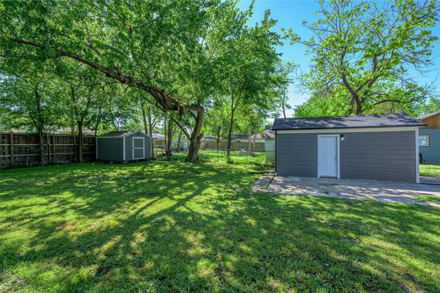 1209 S Maxey Street, Sherman, TX 75090