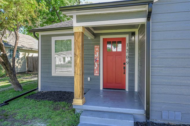 1209 S Maxey Street, Sherman, TX 75090