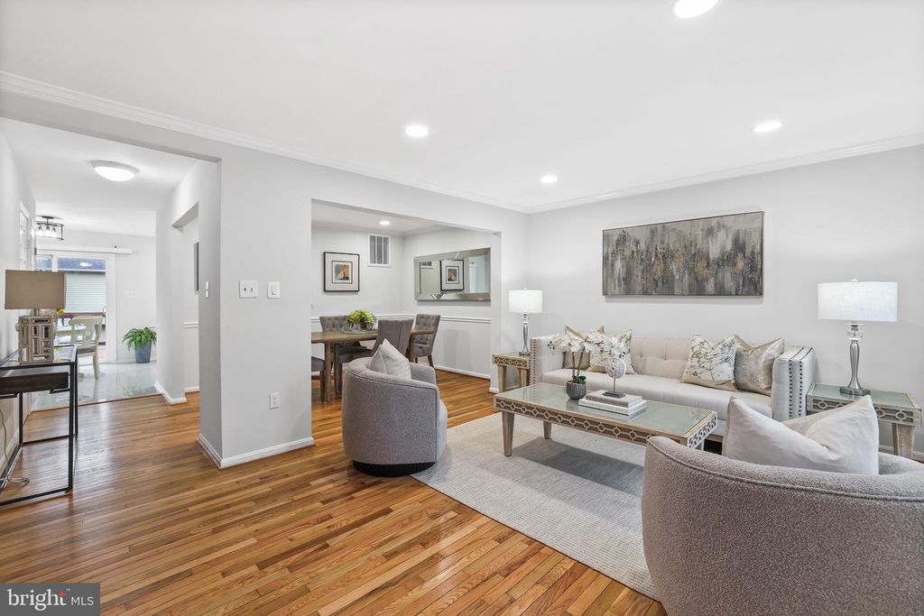 6758 ROCKLEDGE PL, Centreville, VA 20121
