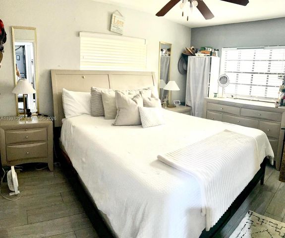 3763 NW 204th St, Miami Gardens, FL 33055