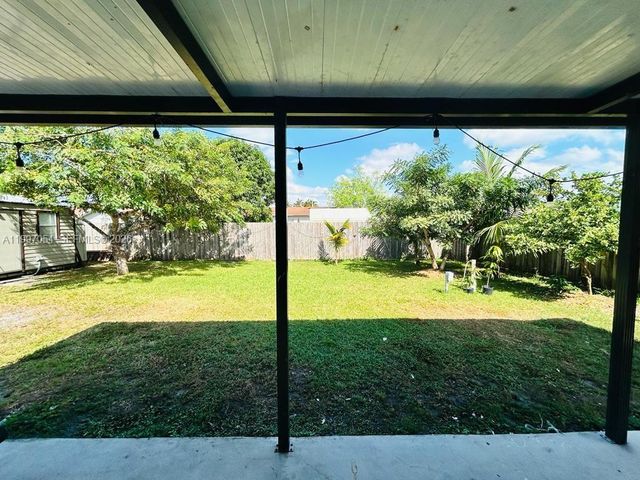 3763 NW 204th St, Miami Gardens, FL 33055