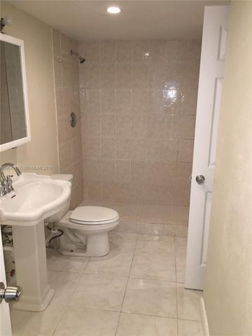 4164 Inverrary Drive 813, Lauderhill, FL 33319