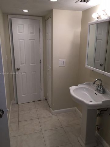 4164 Inverrary Drive 813, Lauderhill, FL 33319