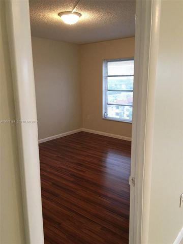 4164 Inverrary Drive 813, Lauderhill, FL 33319