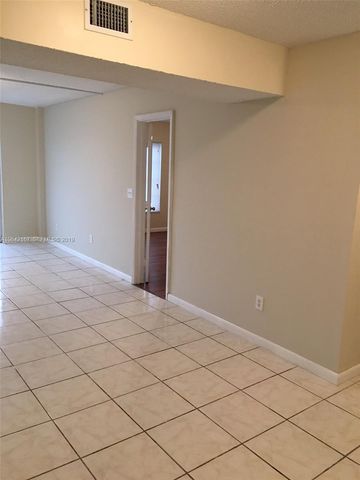 4164 Inverrary Drive 813, Lauderhill, FL 33319