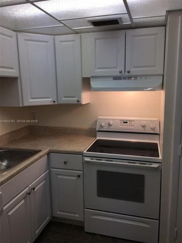 4164 Inverrary Drive 813, Lauderhill, FL 33319