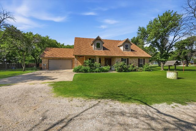 108 S Walnut Street, Roanoke, TX 76262