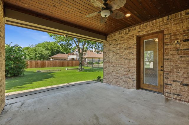 108 S Walnut Street, Roanoke, TX 76262