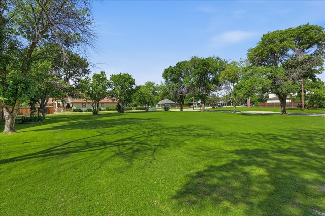108 S Walnut Street, Roanoke, TX 76262