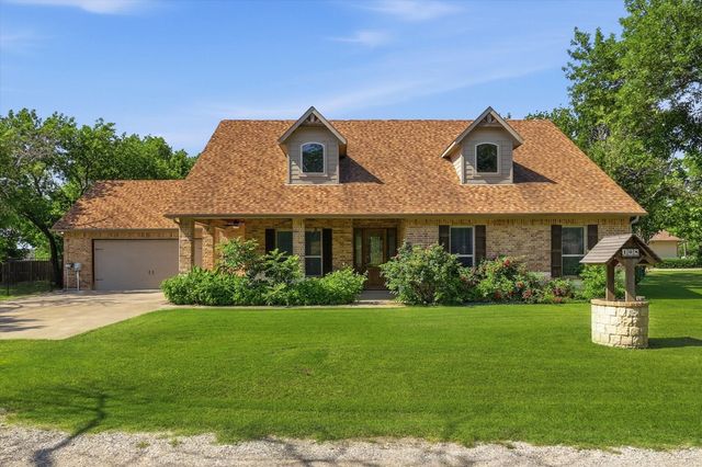 108 S Walnut Street, Roanoke, TX 76262