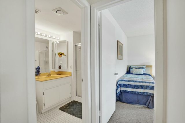 19 Stratford Drive F, Boynton Beach, FL 33436