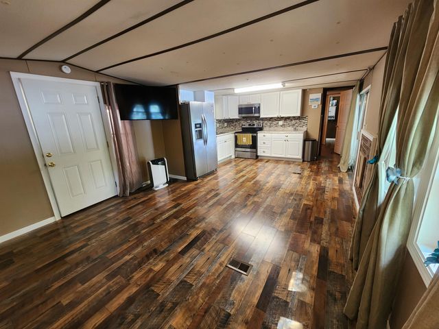 43 E Lakeshore Drive, Highland, AR 72542