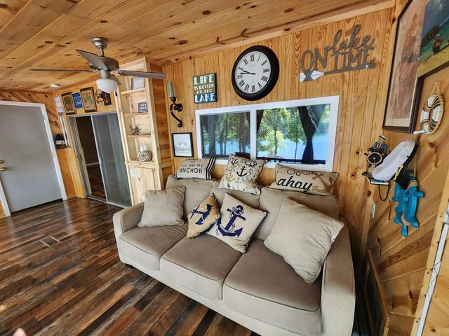 43 E Lakeshore Drive, Highland, AR 72542
