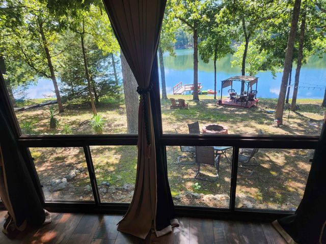 43 E Lakeshore Drive, Highland, AR 72542