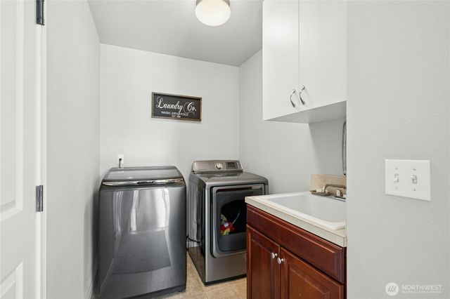 803 S 232nd Street, Des Moines, WA 98198