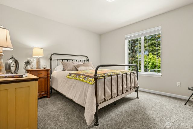 803 S 232nd Street, Des Moines, WA 98198